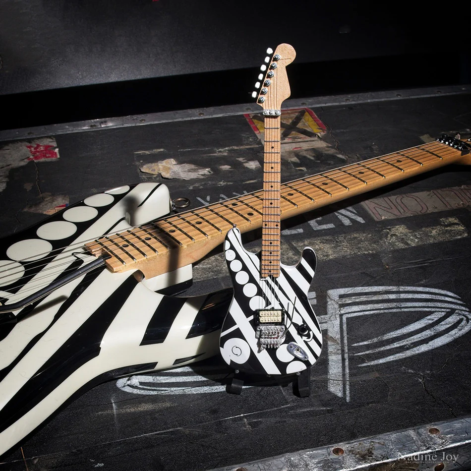 EVH Mini Guitars 'Fair Warning Tour' Set - Image 6