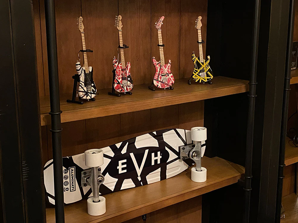 EVH White & Black Stripes Skateboard - Image 5
