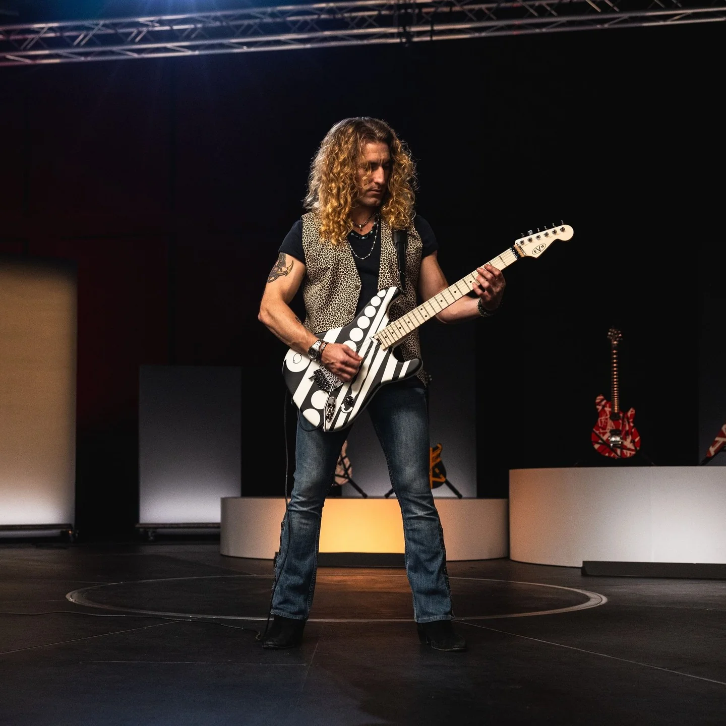 Eddie Van Halen Striped Series 'Circles' Electric Guitar - Image 11